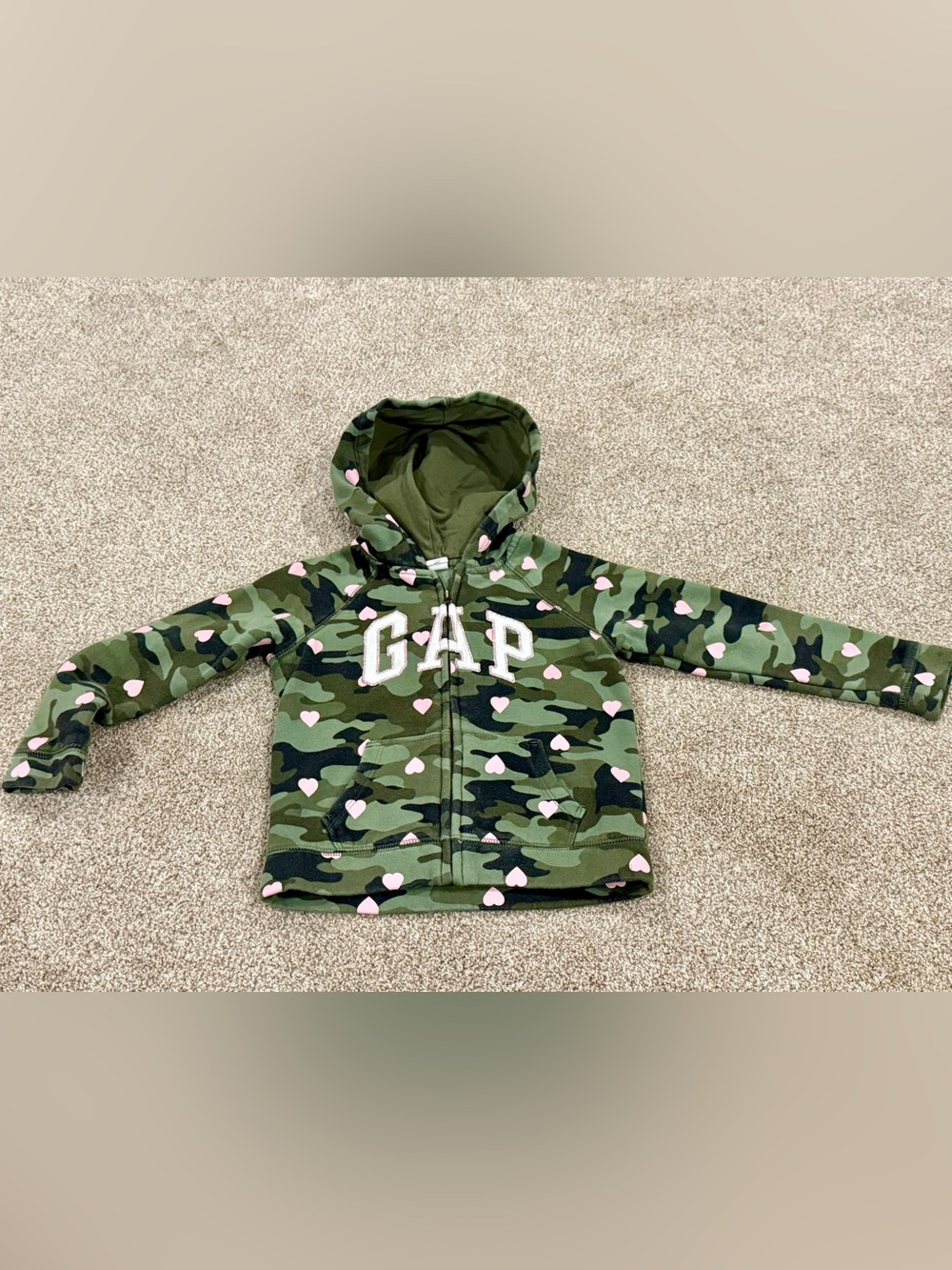 Gap Girls' Green Camo Zip-Up Hoodie with Pink Hearts